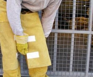 EN240419-POLAINAS SOLDADOR C/TIRAS 3 FLEJES *EL PAR*